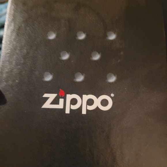 Harley-Davidson Zippo Lighter Set - Picture 3 of 3